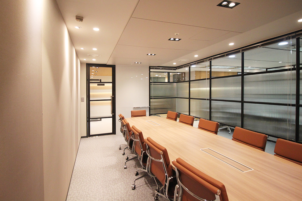 简约办公空间设计 展现极简魅力-6