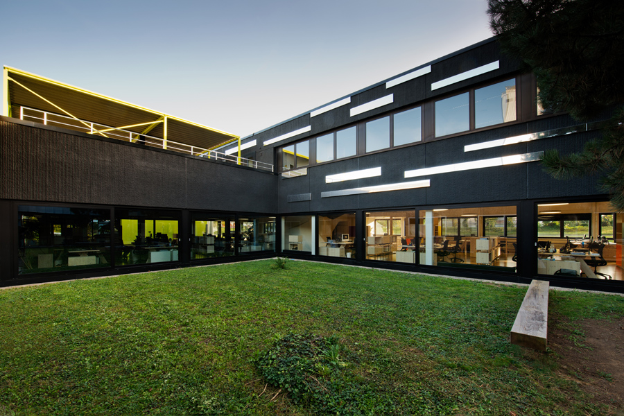 旧办公楼翻新变身,德式简约风格诠释高效办公-9