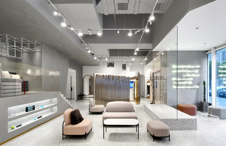南京 V’amis LIFESTYLE 科技美学中心 | 光与空间的诗意交融-9