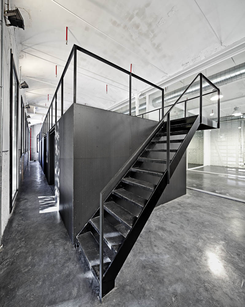 expansion of hangar artistic creation centre on the can ricart site-17