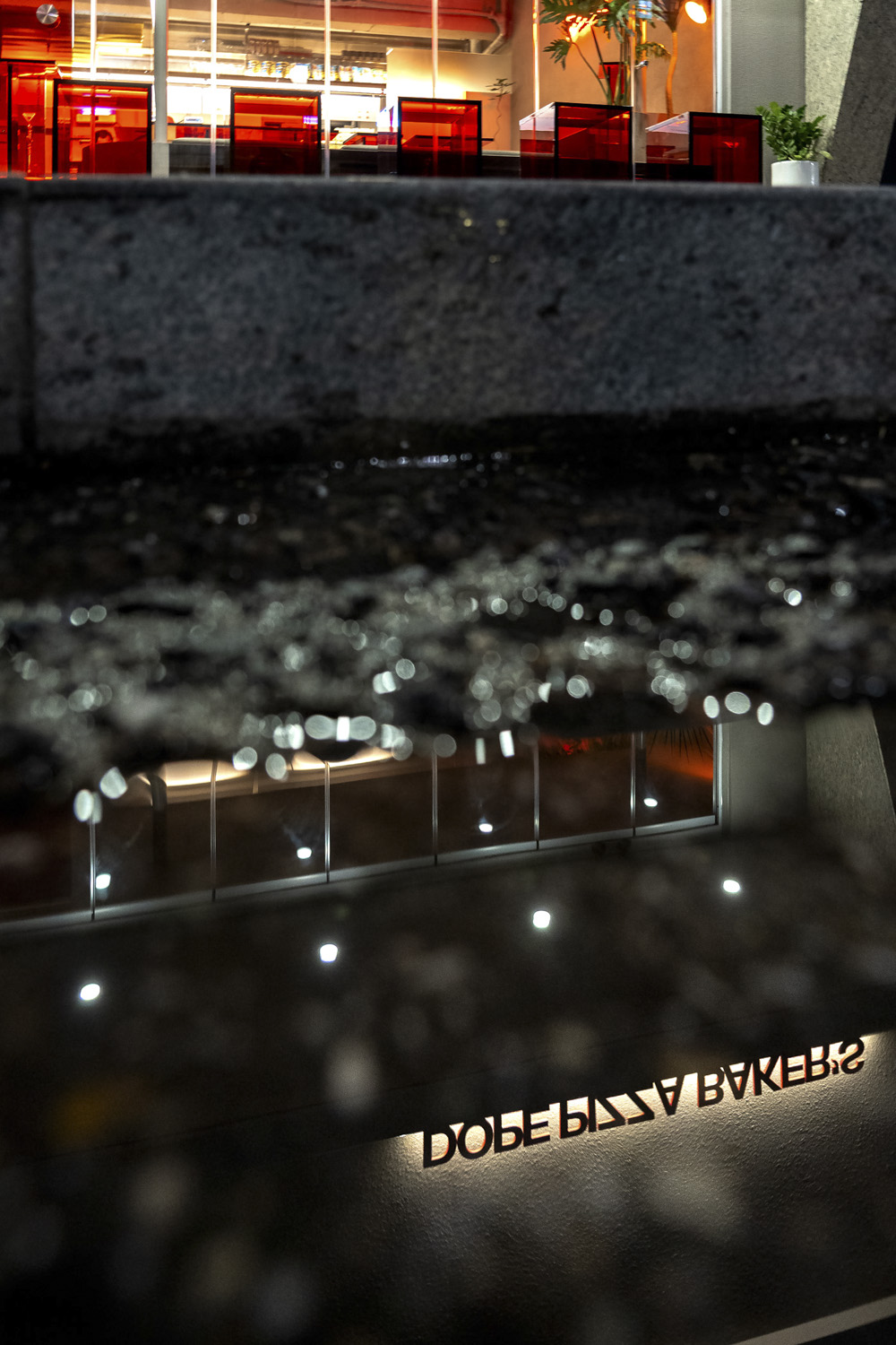 动感现代风 20 平米披萨店设计-8