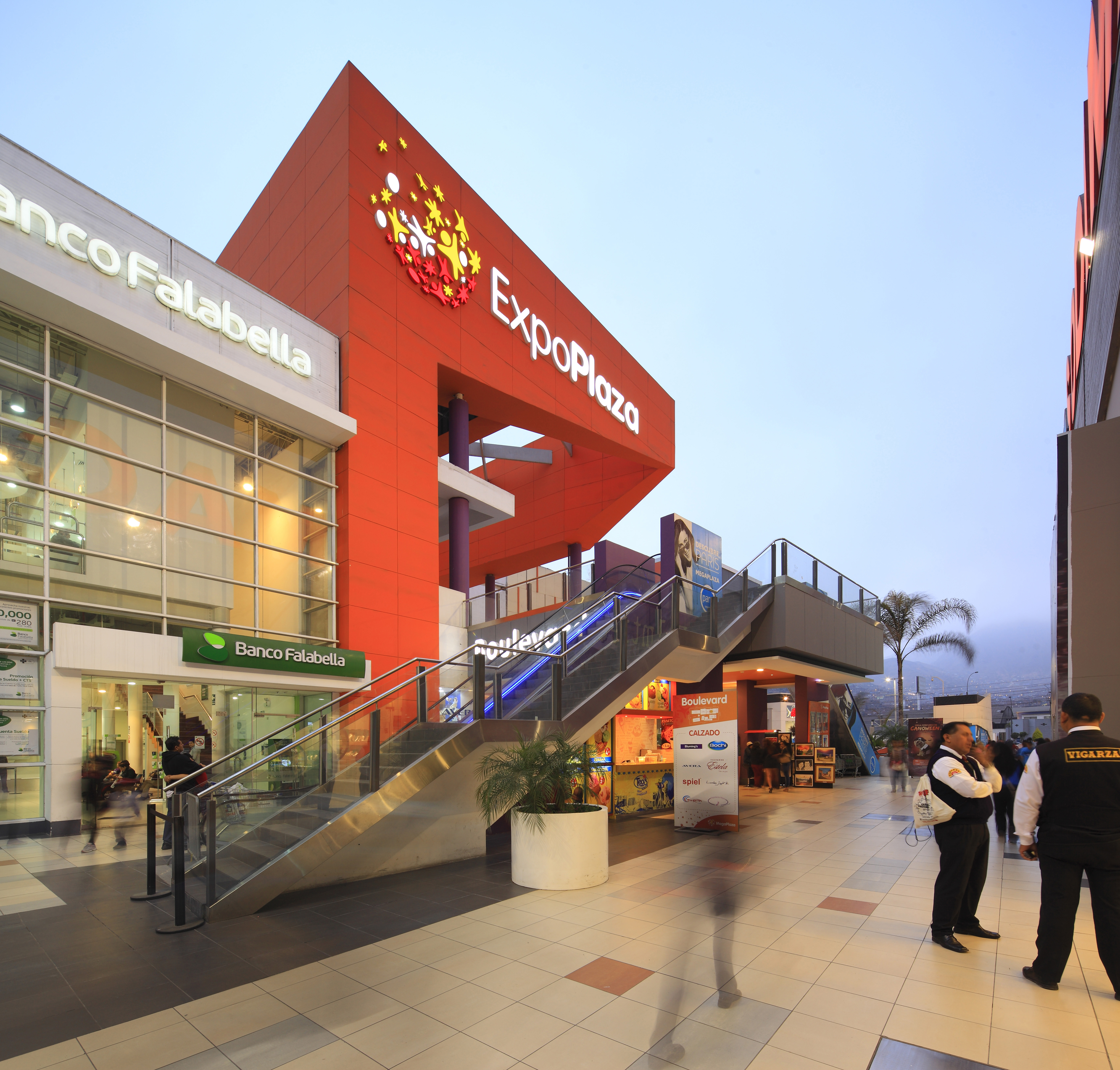 Metrópolis Oficina de Arquitectura 的 Peru 购物中心的扩建设计-12