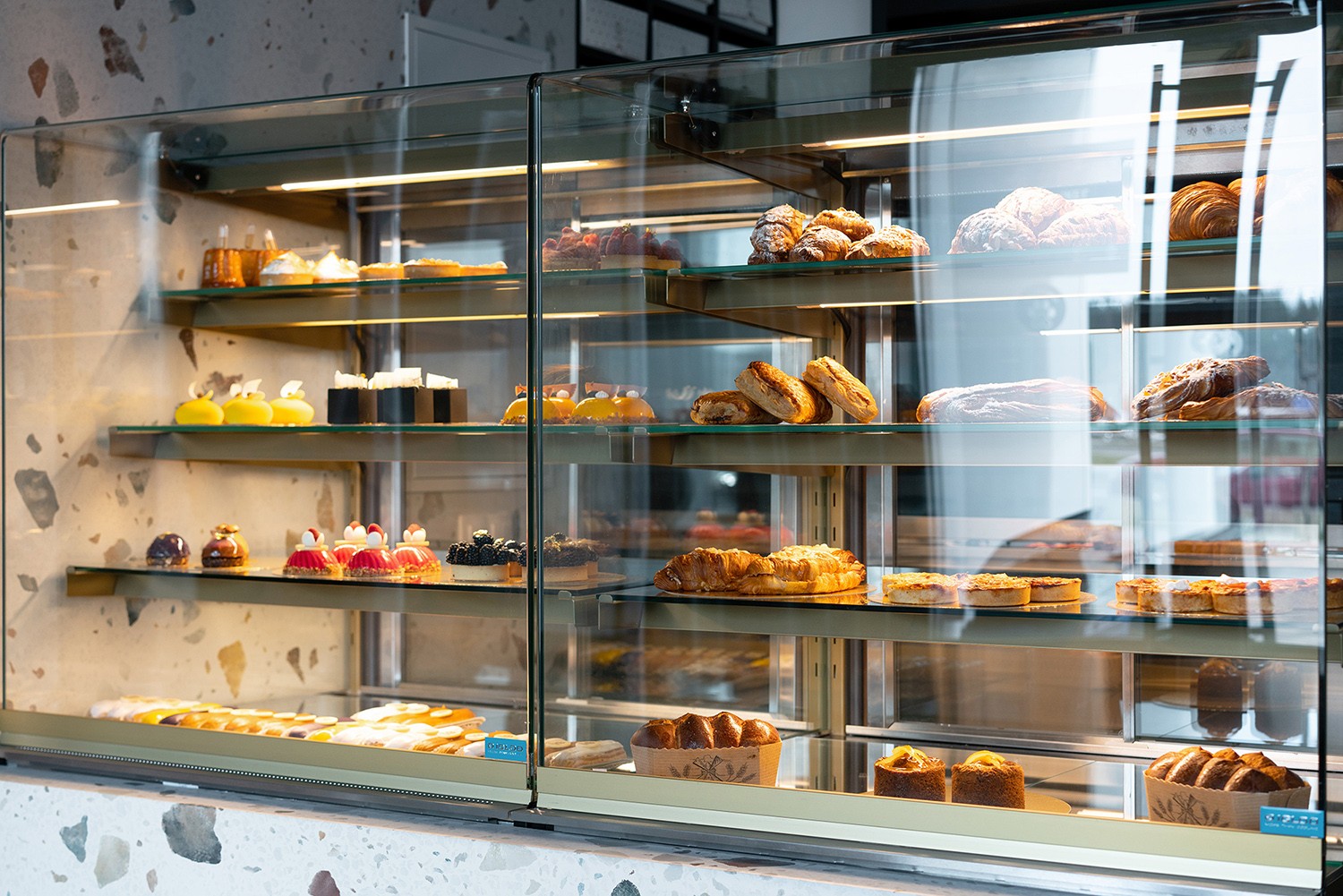 "Brioche Borovaya"甜品店 | 花朵元素营造满分甜蜜氛围-9