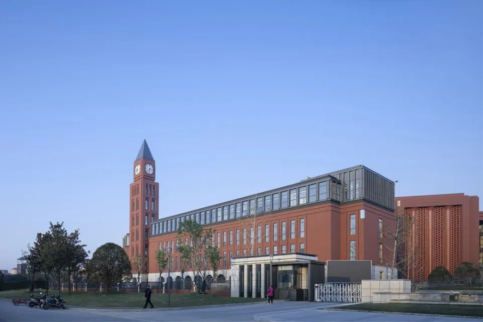 南京外国语学校方山校区 | 学苑方城的未来式空间-13