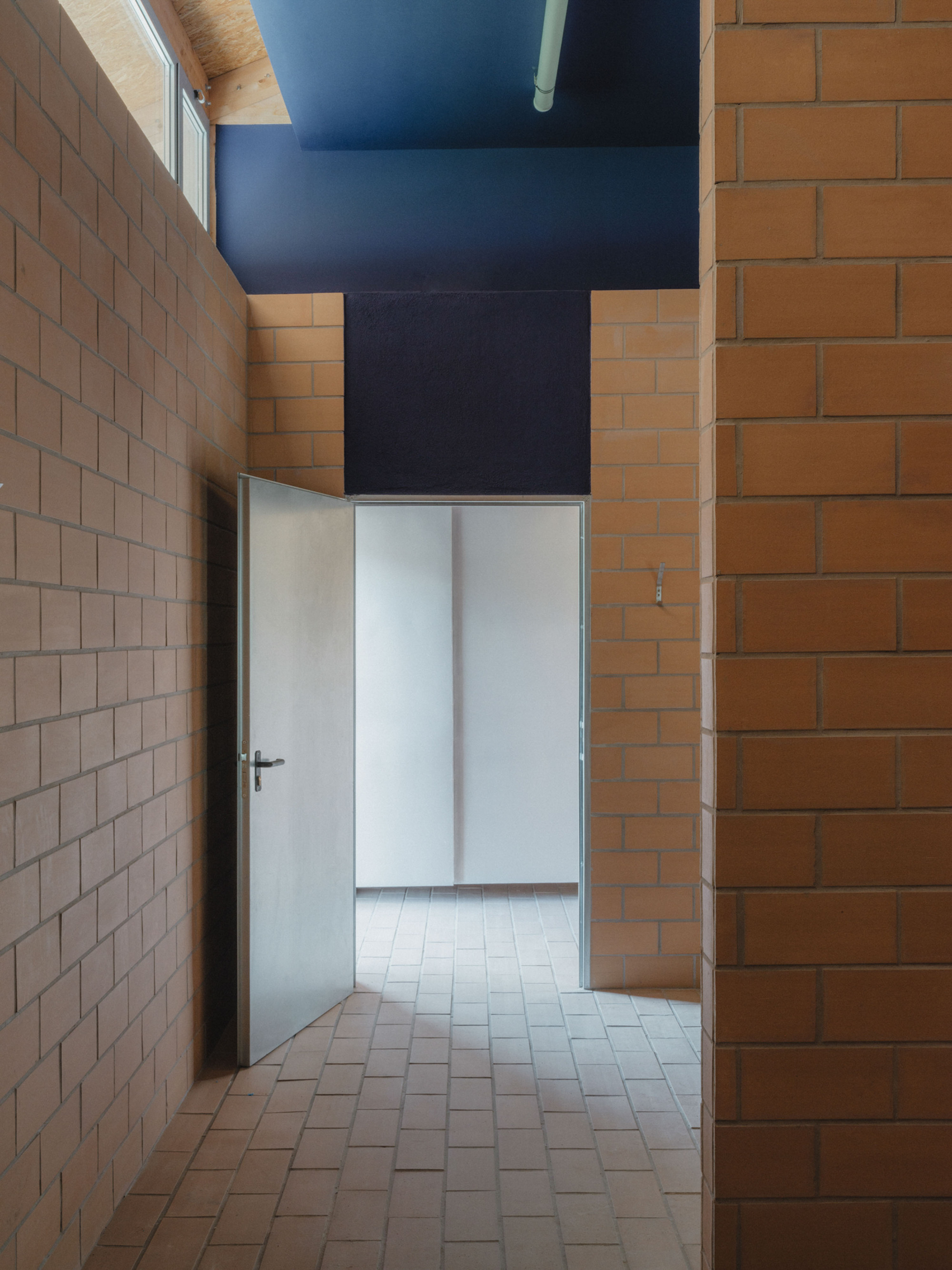 Ripoll - Changing Rooms and a Multi-Purpose Hall / MH.AP Studio + Sergi Serrat-33