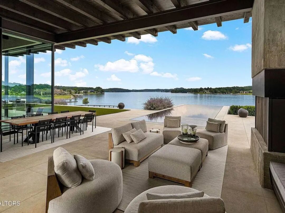 这是一种超然的湖边居住体验：当建筑成为精神的催化剂-11