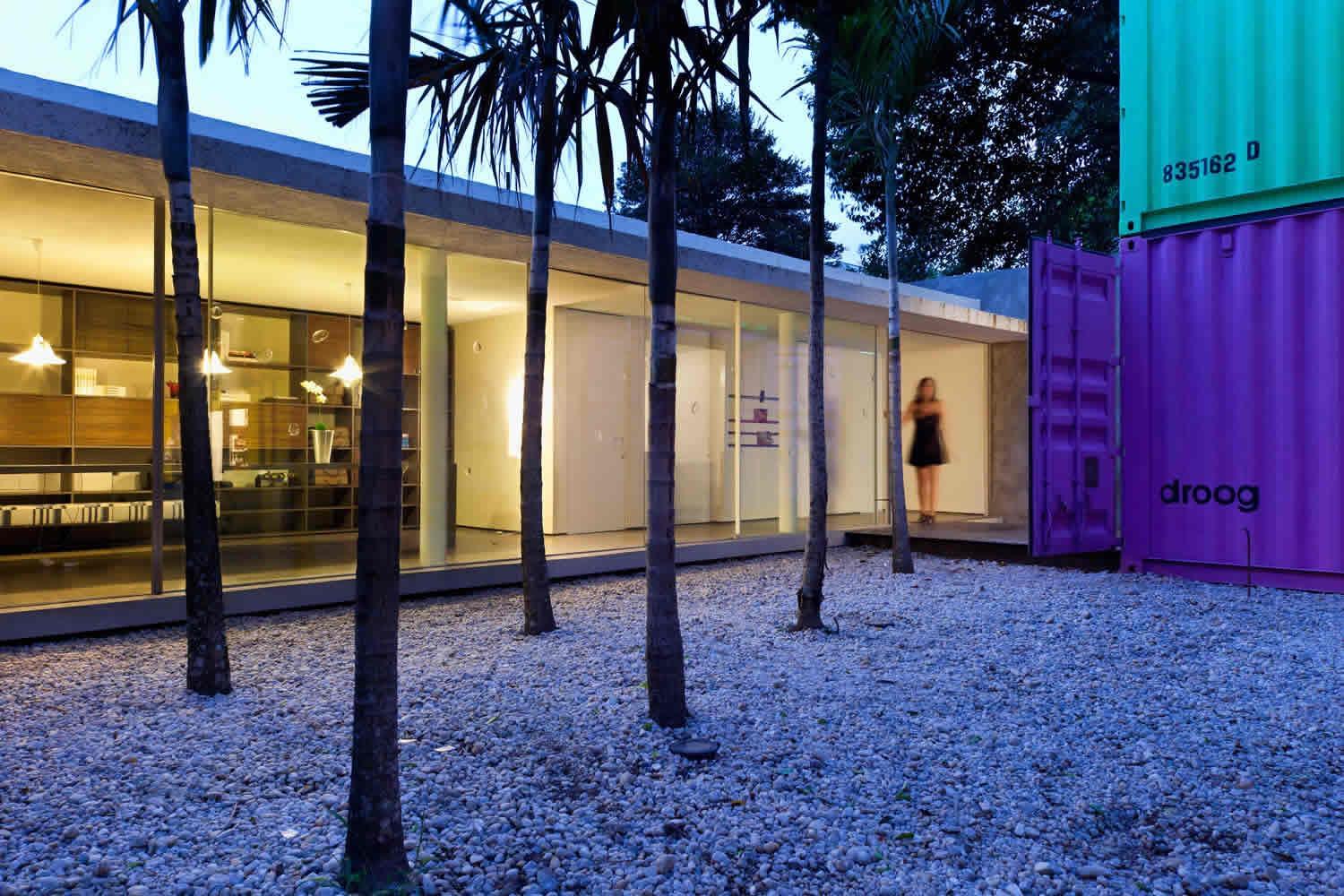 巴西彩色集装箱家具店-13