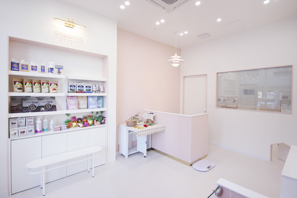 粉色调的梦幻美容室 | 格雷厄姆·斯图迪奥的精彩设计-4