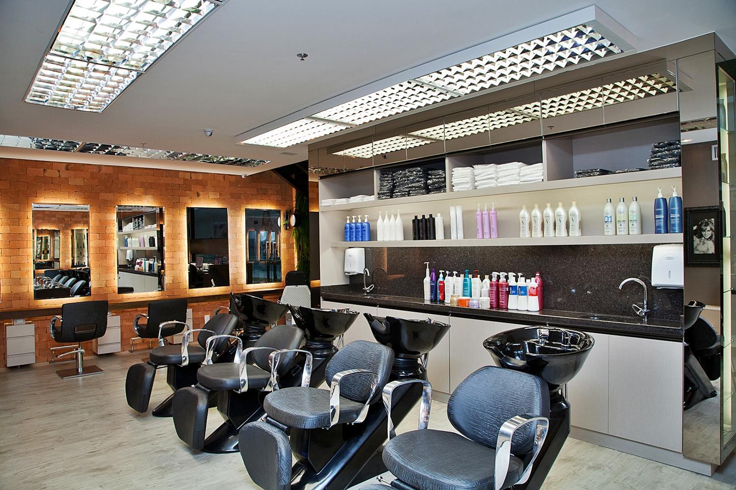 现代风格的绿色环保美发沙龙设计-2