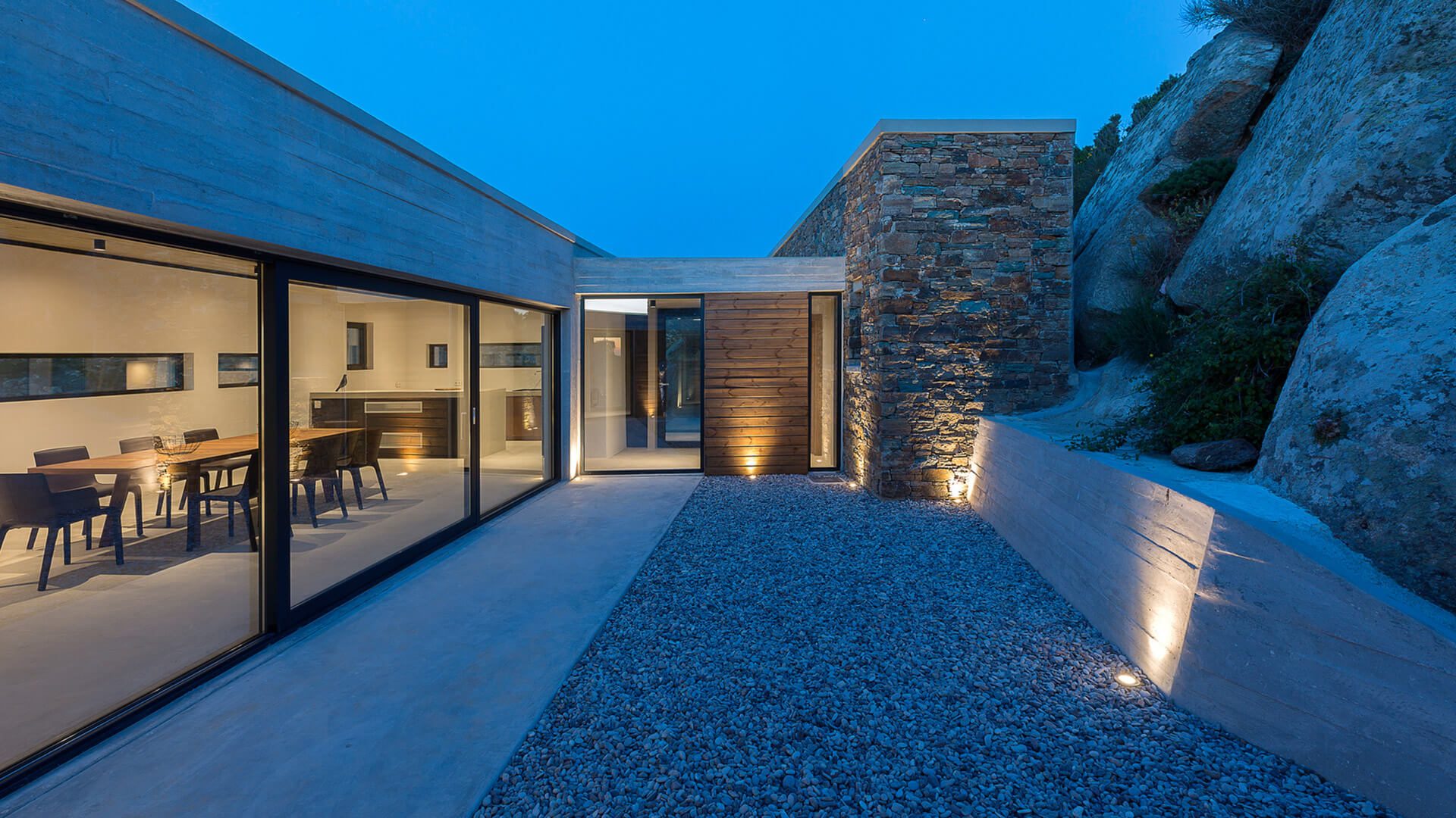 A House Between the Rocks Aristides Dallas Architects-9