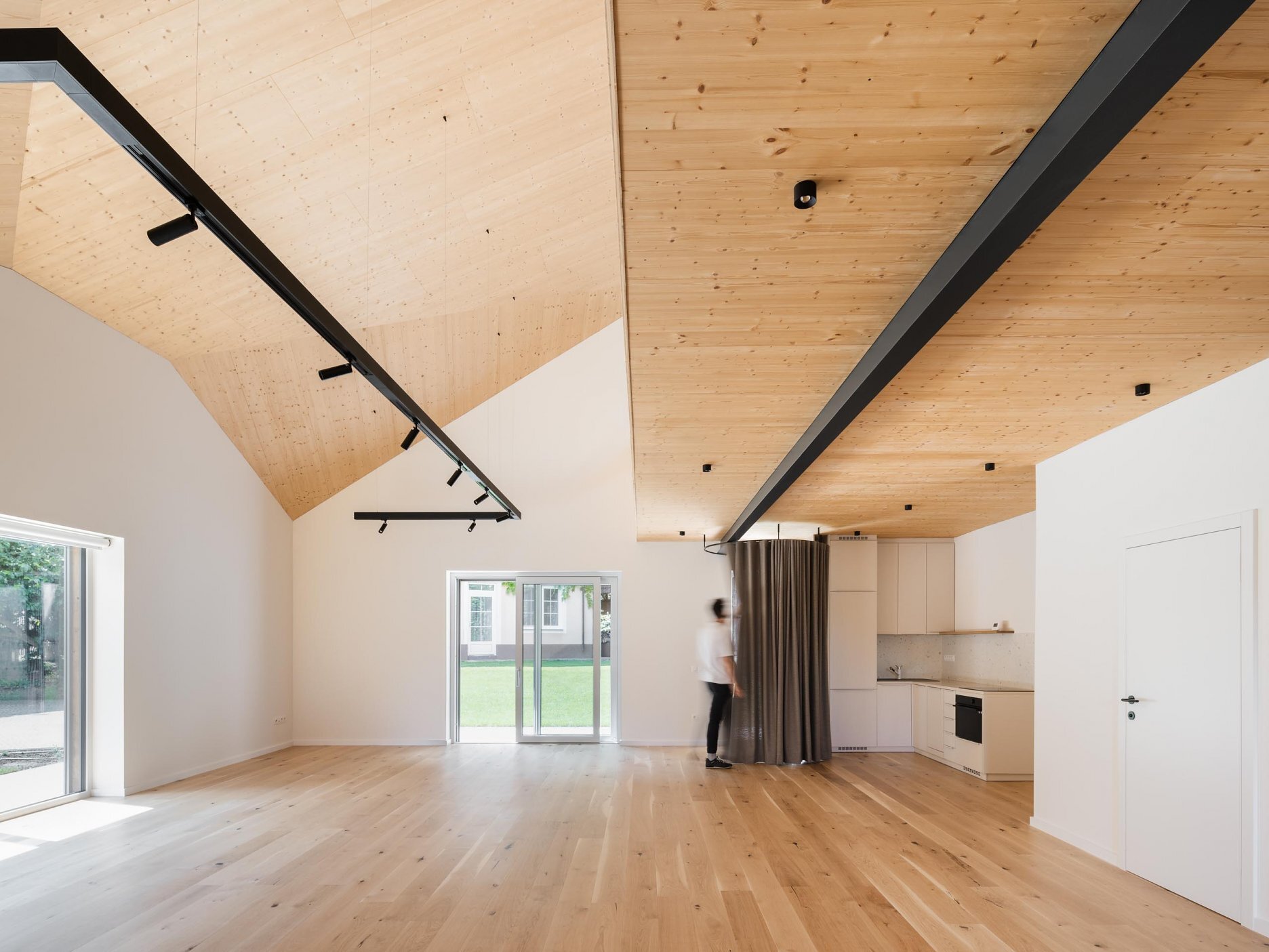 Tančiareň,Bratislava（布拉迪斯拉发舞蹈室）丨斯洛伐克布拉迪斯拉发-40