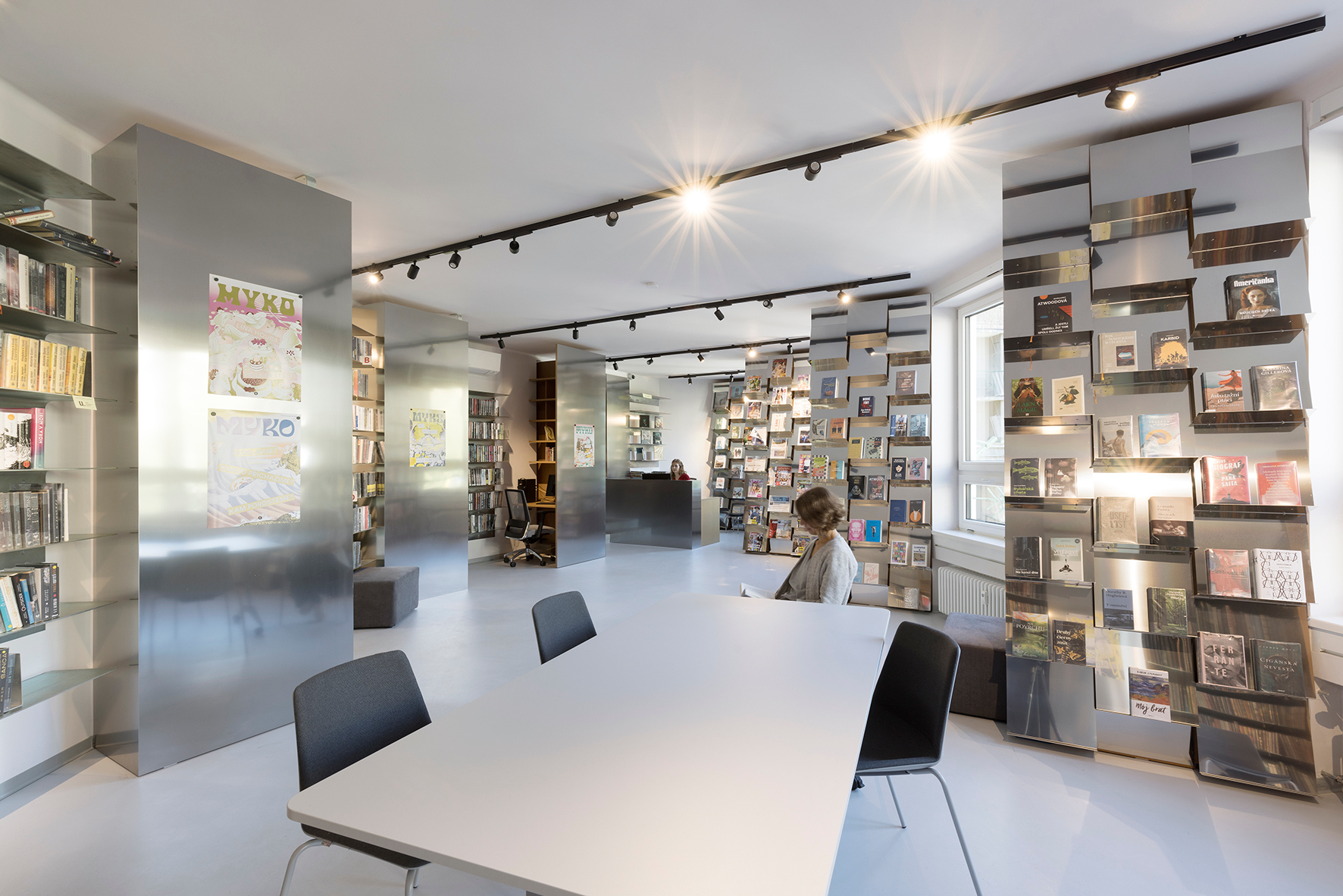 旧市政厅改造为社区图书馆丨斯洛伐克布拉迪斯拉发-27