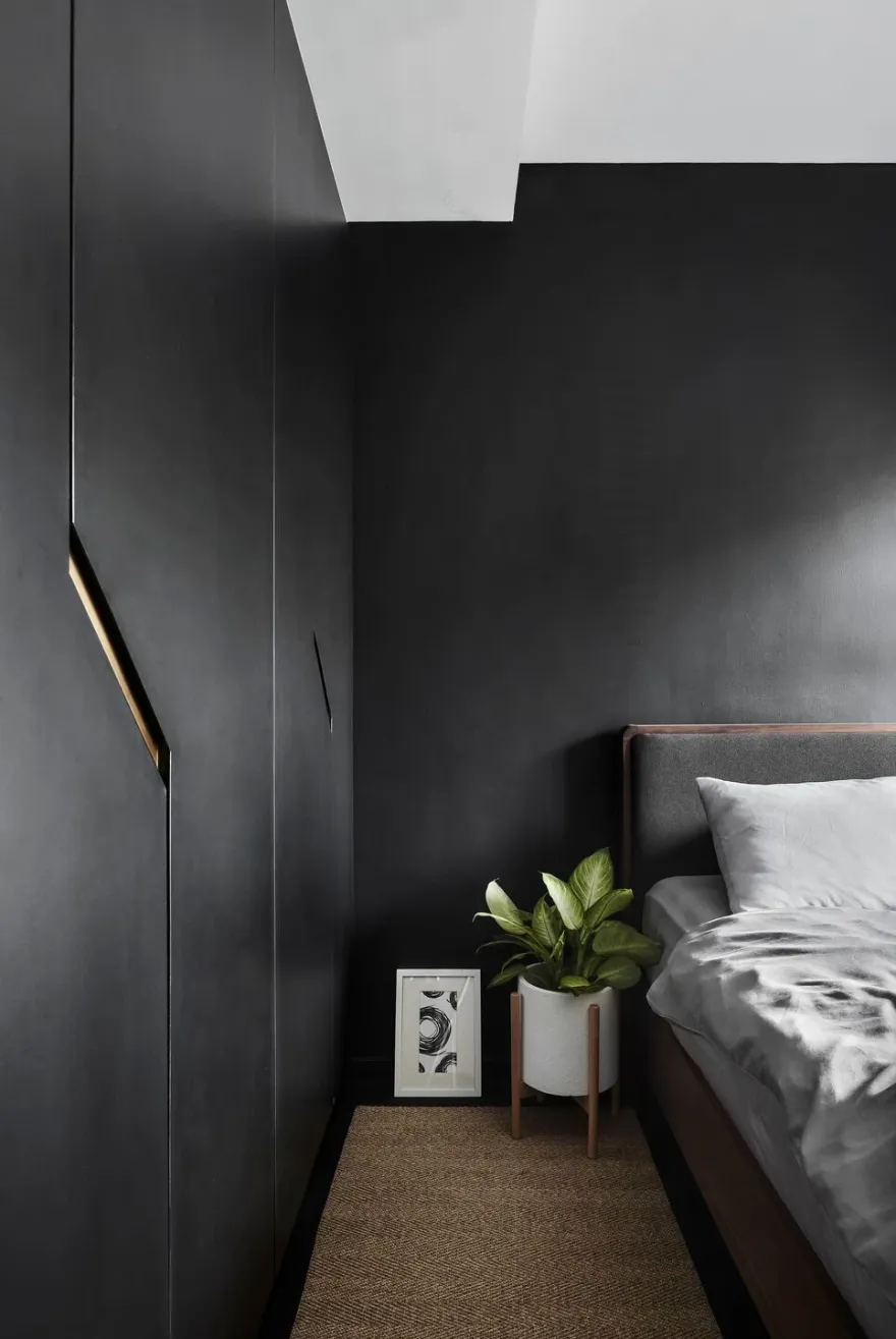 新加坡 400 平米极简公寓设计 | 黑色主题与现代元素的完美融合-25