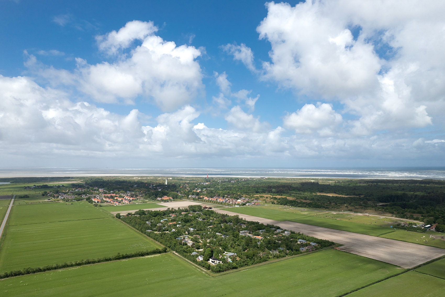 隐秘度假屋 | 荷兰 Schiermonnikoog 岛的 Ferskûle 度假屋设计-5