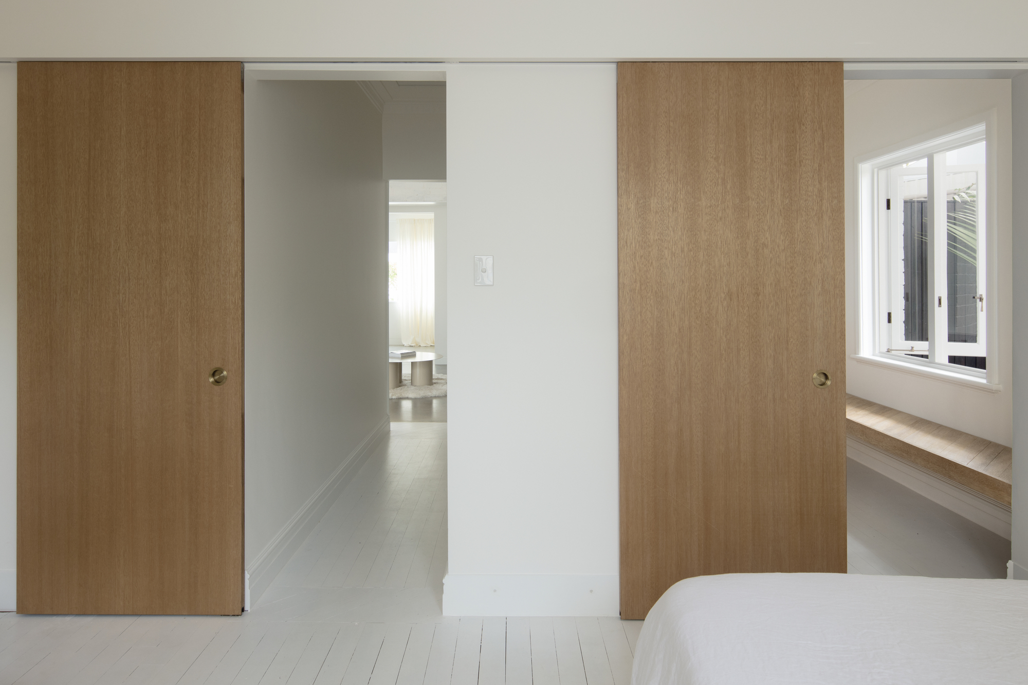 House B / Whispering Smith-47