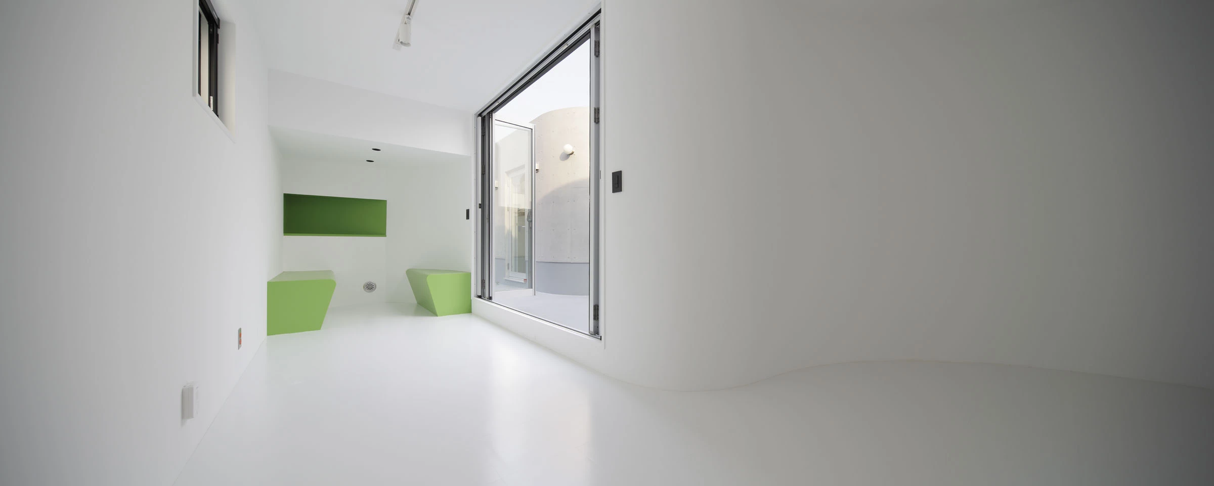 东京密集区三层住宅，打造自然光线与通风的宜居空间-14