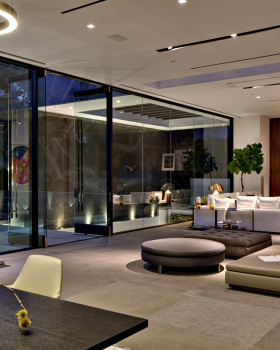 Calvin Klein 的现代奢华之家丨建筑师 Paul MaClean,室内设计 Mary Ta
