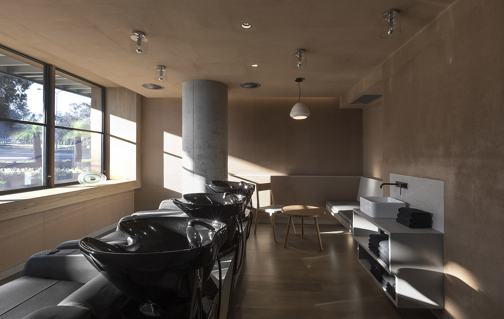 Roji美发沙龙，堪培拉 / Craig Tan Architects-23