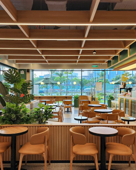 富隆萨特拉购物中心，胡志明市

注：PHUC LONG音译为富隆 ，SATRA MALL可直译为萨特拉购物中心 ， HCM是胡志明市（Ho Chi Minh City） 的常见缩写 丨越南胡志明市