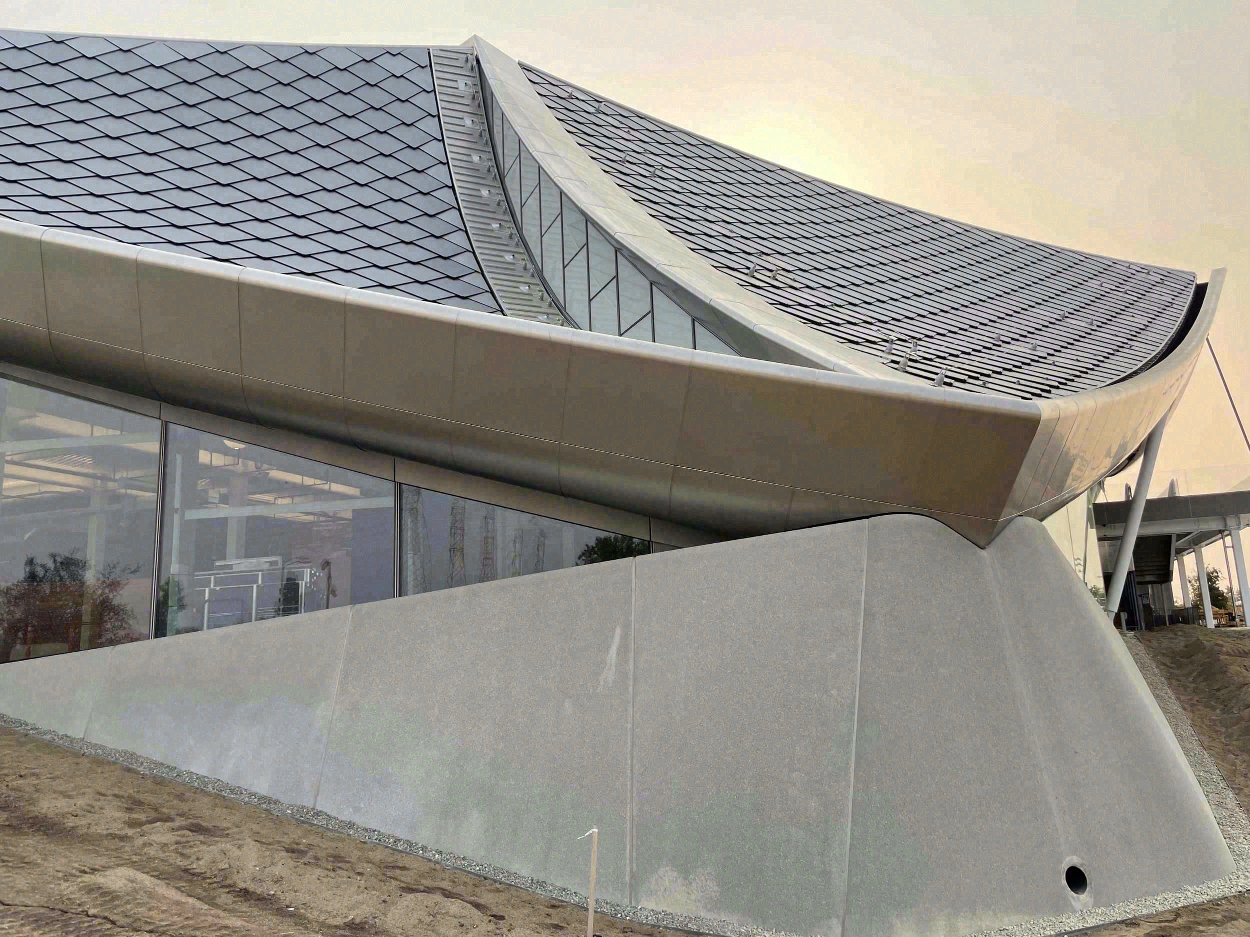 Architectural Innovations & Applications of Stainless Steel-6