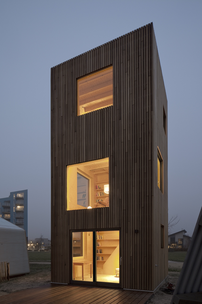 Micro House Slim Fit  ANA ROCHA architecture-44