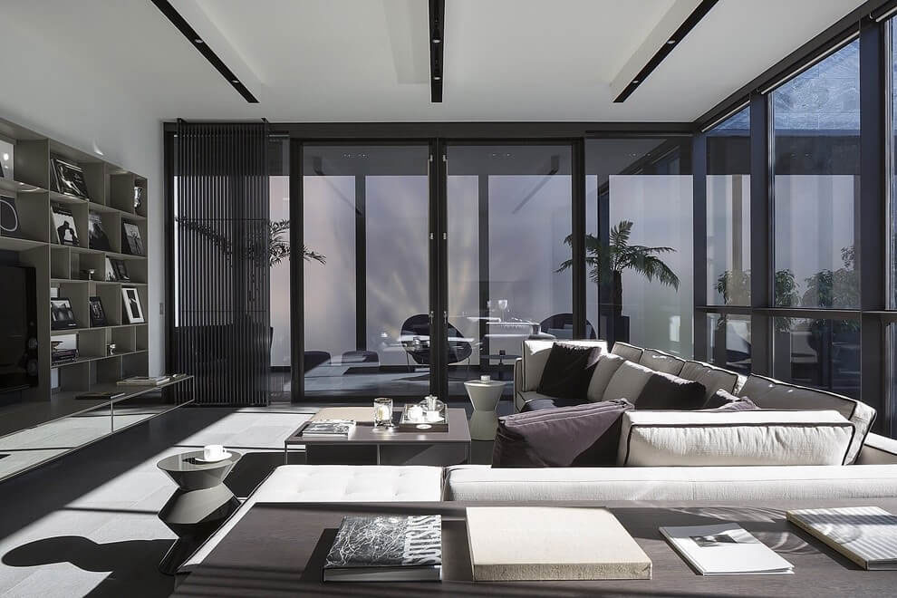 日本 Baqueratta 现代家居设计，开放式玻璃墙打造明亮空间-12