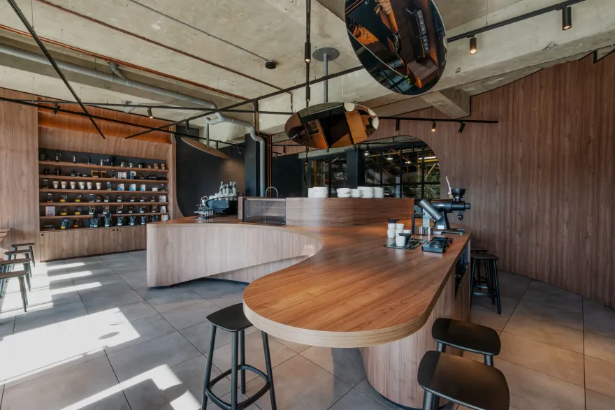 Toby's Estate Chippendale — Russell & George-0