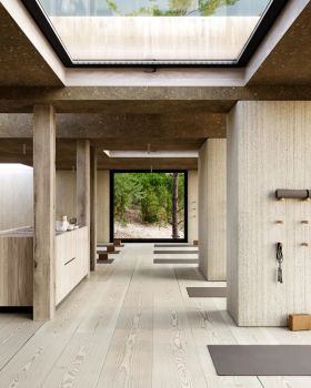山林间的美妙瑜伽空间丨乌克兰 OBRIY Architects