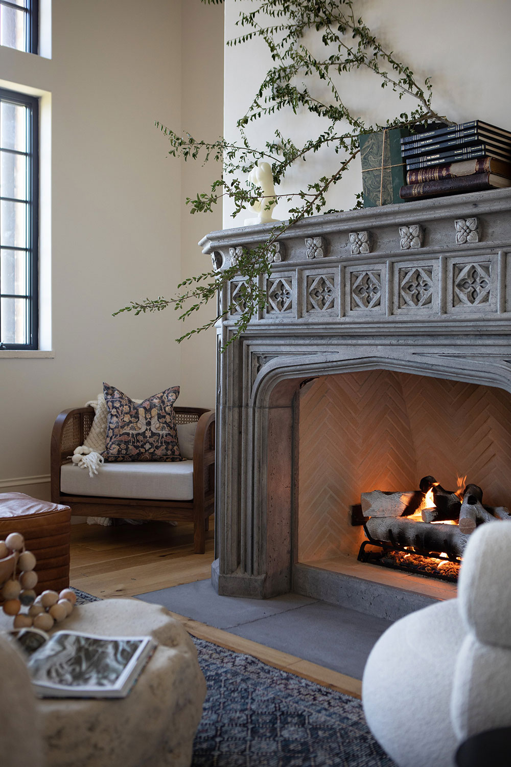 加州湖畔优雅别墅，工业风格与自然风光完美融合-11