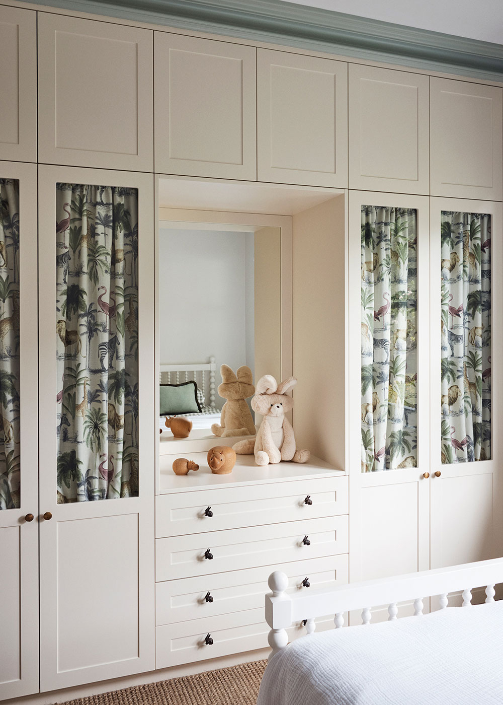 悉尼温馨家居 | 蓝色调与暖色细节的完美融合-23