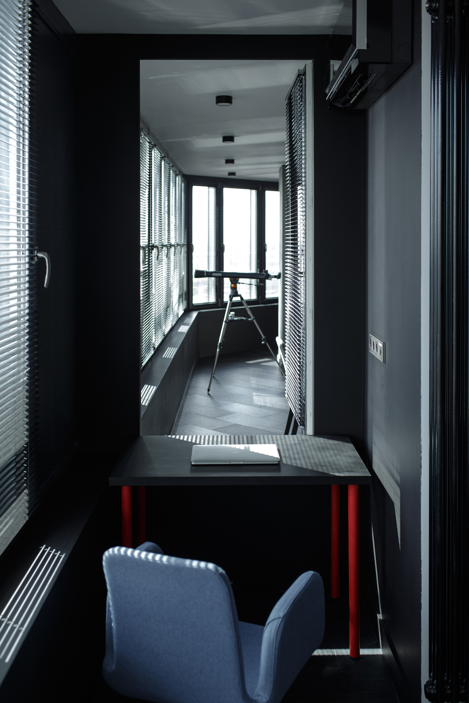 莫斯科 40 层高楼公寓，暗色调诠释城市工业风-4