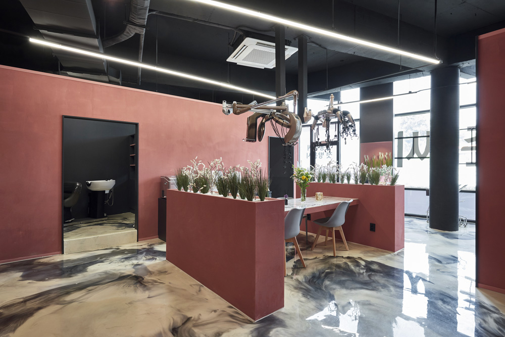 简约 30 坪美容室，黑粉撞色诠释精致品味-3