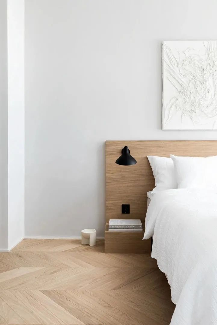 芬兰湖边侘寂风别墅丨Laura Seppanen-45