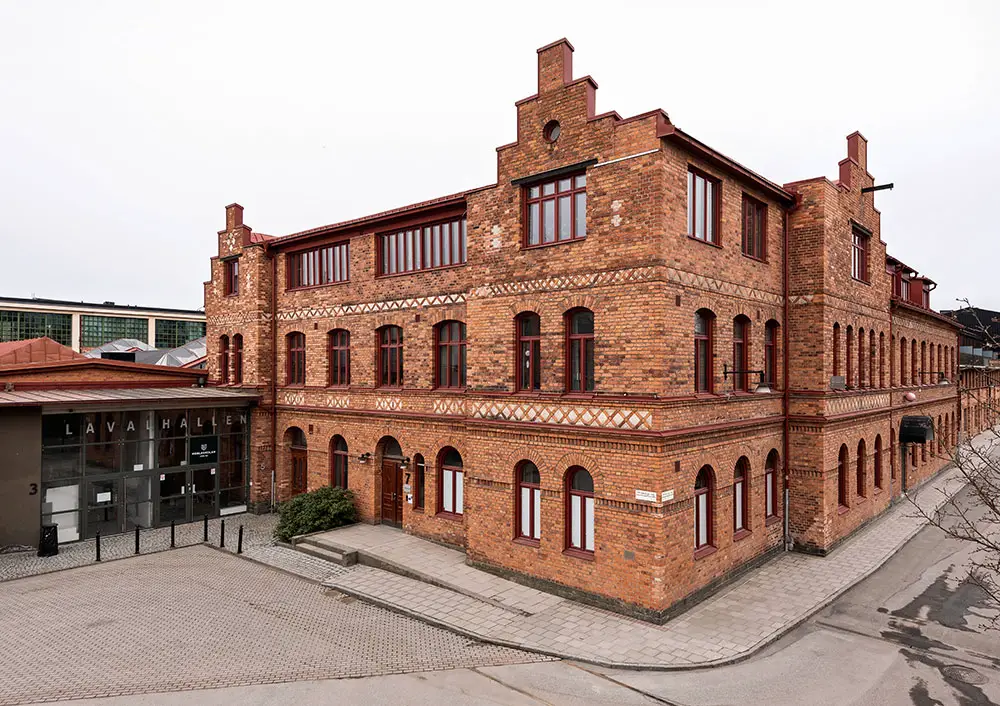 瑞典斯德哥尔摩现代彩色公寓设计-21