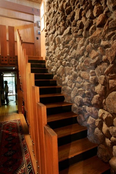 怡居（假设用于建筑名称，Yee音译可主要为怡 ，House一般指房屋、住宅等）

如果Yee是特殊人名、地名的专有翻译等特定情况，需根据具体背景进一步确定若以上回复不符合要求，请提供更多关于Yee的背景信息 -16