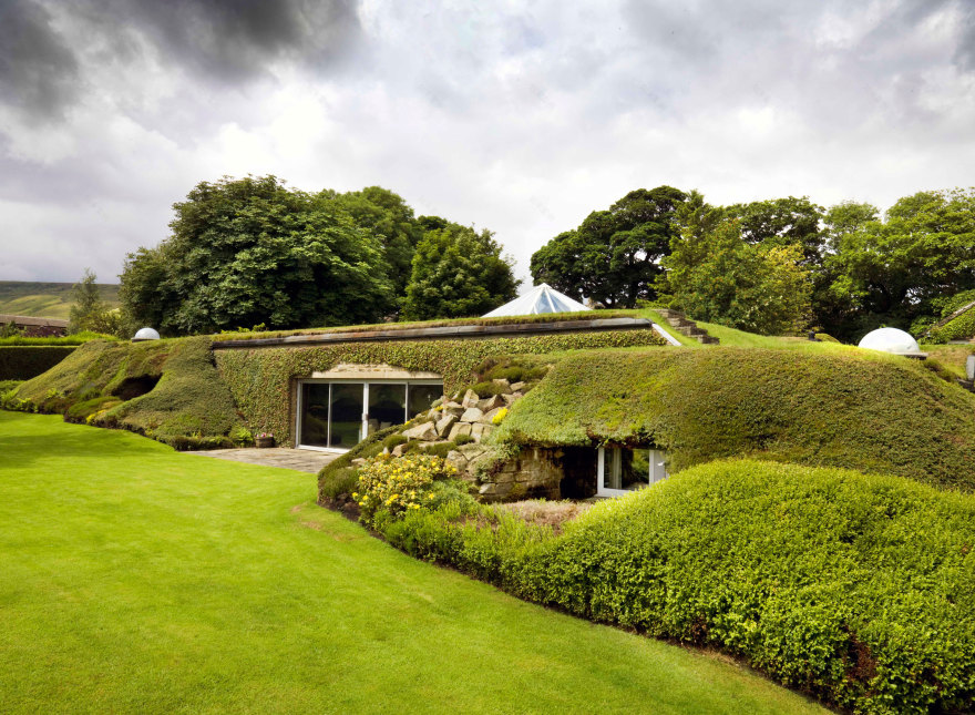 Historic England lists London cabbies' hut and Yorkshire "hobbit's home"-20