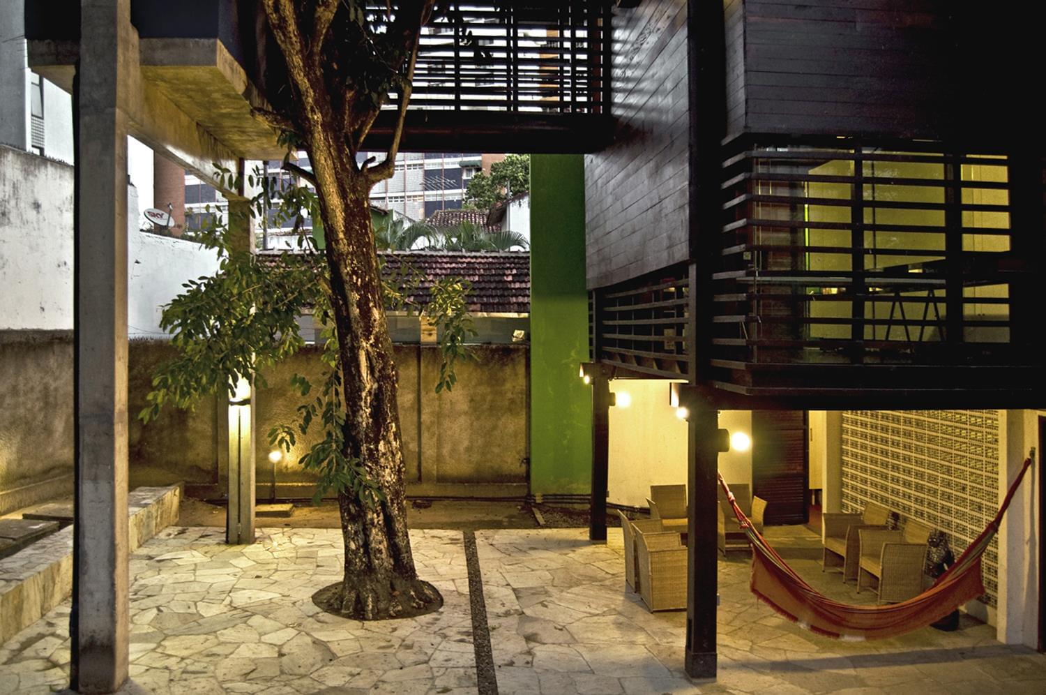 巴西独特木结构住宅 | 保留自然元素，打造城市森林-2