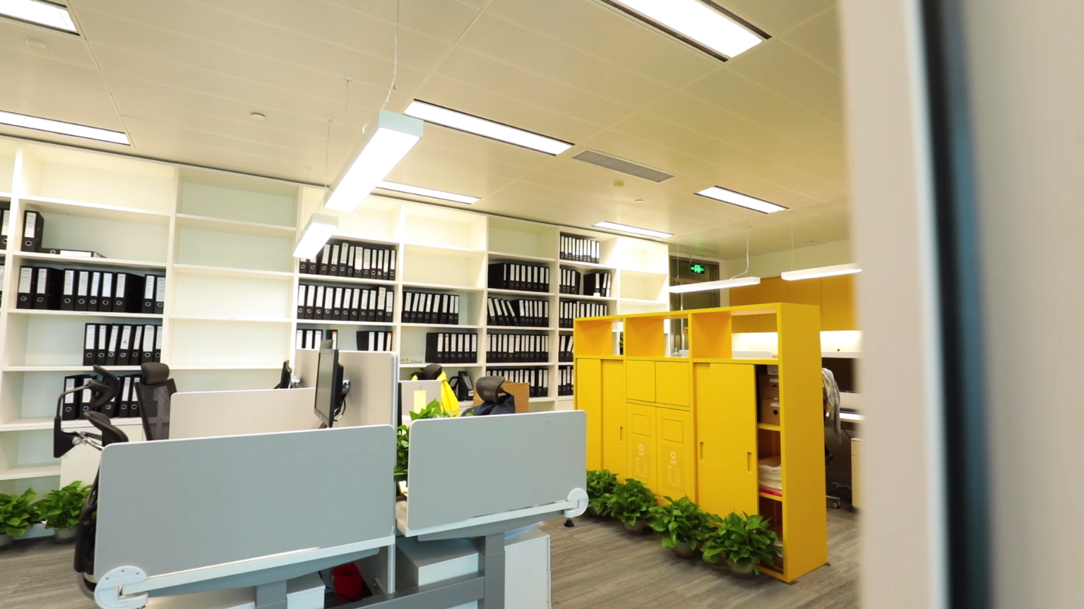 CMS 上海总部办公空间 | 现代简约与活力创新的完美结合-16