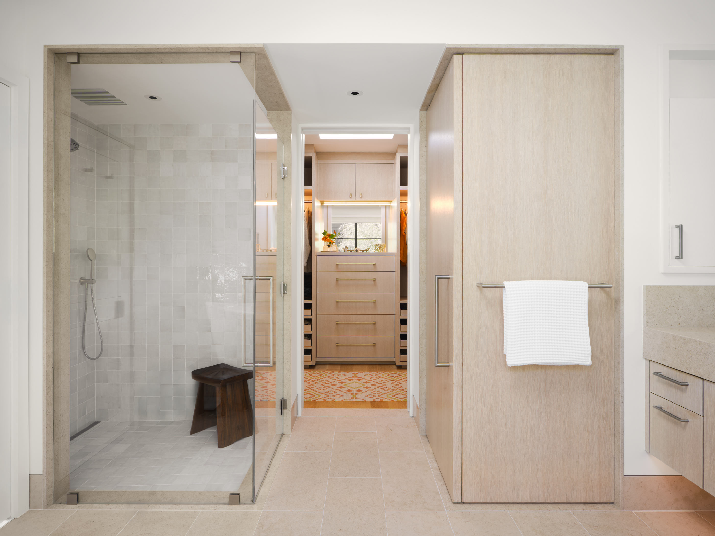 法院大楼；市政厅（部分地区用法），结合常见表达，这里最合适的单一翻译为**法院大楼** 丨美国加利福尼亚-8