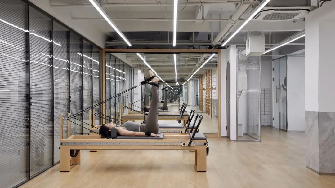 杭州艺梵普拉提馆 | 废旧材料二次利用,打造人猫共享空间-18