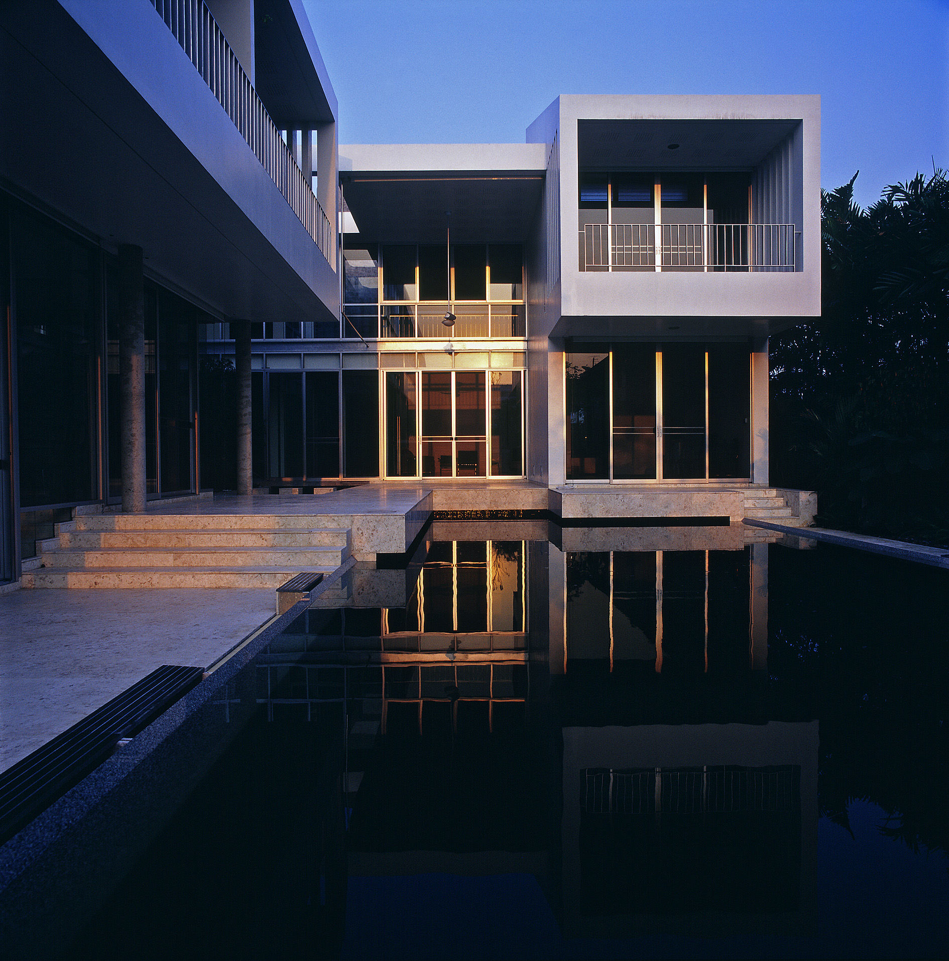 热带风格住宅设计，实现私密性与景观的完美融合-0