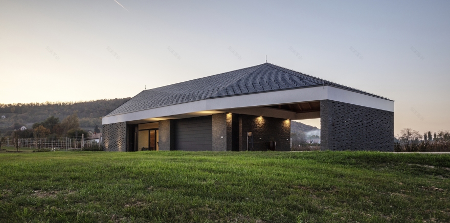 酿酒师之家丨匈牙利丨SAGRA Architects-11