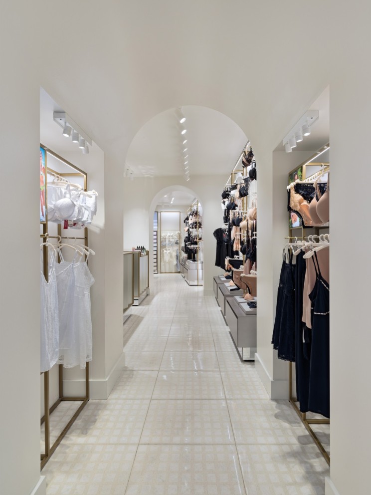 意大利米兰Yamamay概念店-3