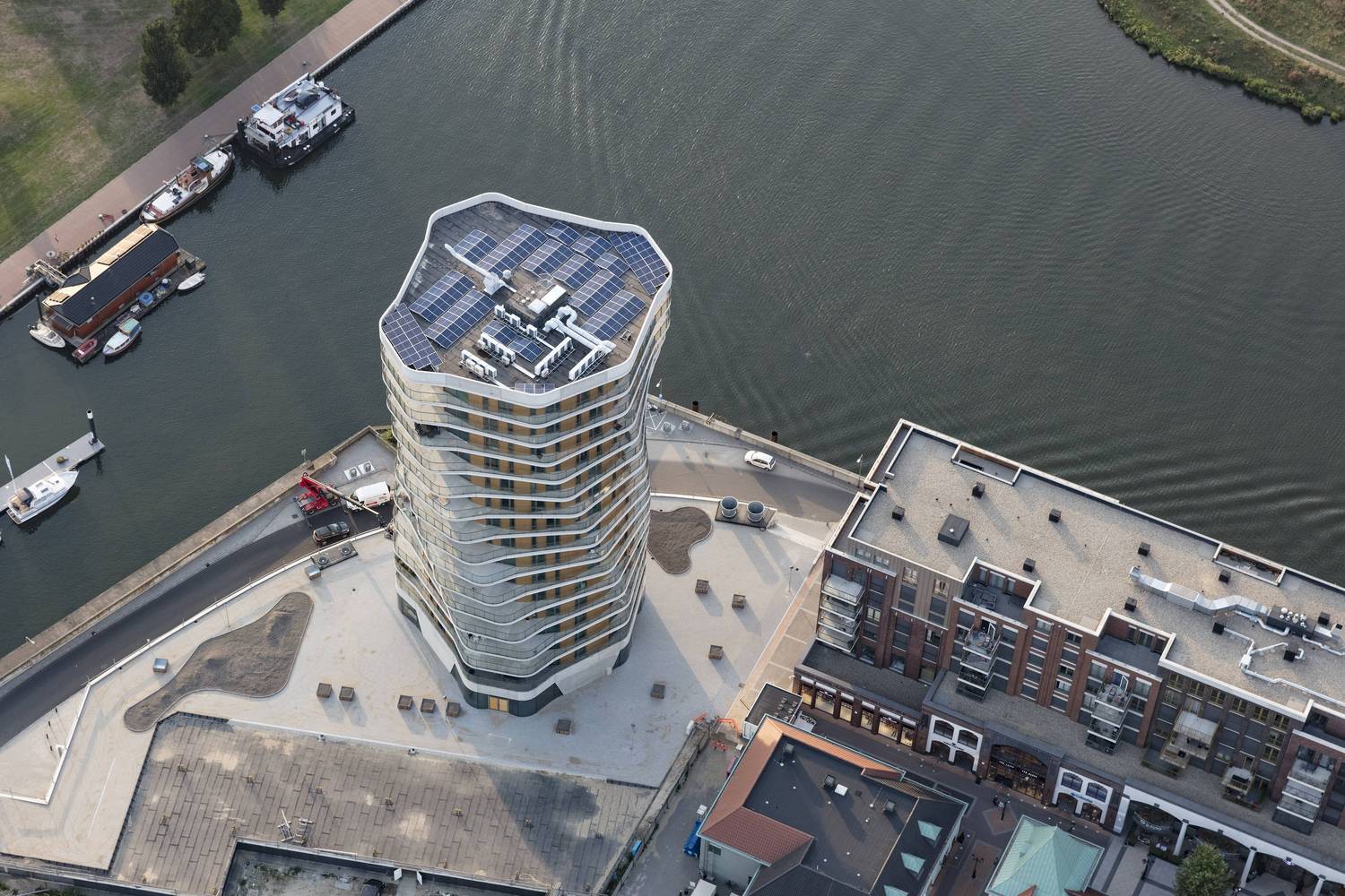 荷兰曼哈顿城市住宅大楼丨Kern Architecten-31