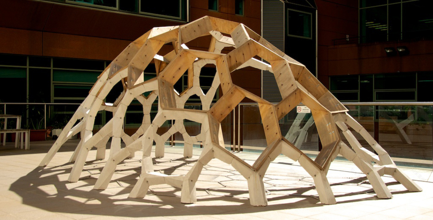 伍重40 · 超级机动动作(伍重,40)
注:Utzon常见为人名,音译为伍重 ,比如著名建筑设计师约恩·伍重(Jørn Utzon) 这里不清楚Utzon40确切所指,如果结合具体语境Utzon40有特定含义,可进一步提供相关信息以得到更精准的翻译 丨澳大利亚悉尼-47