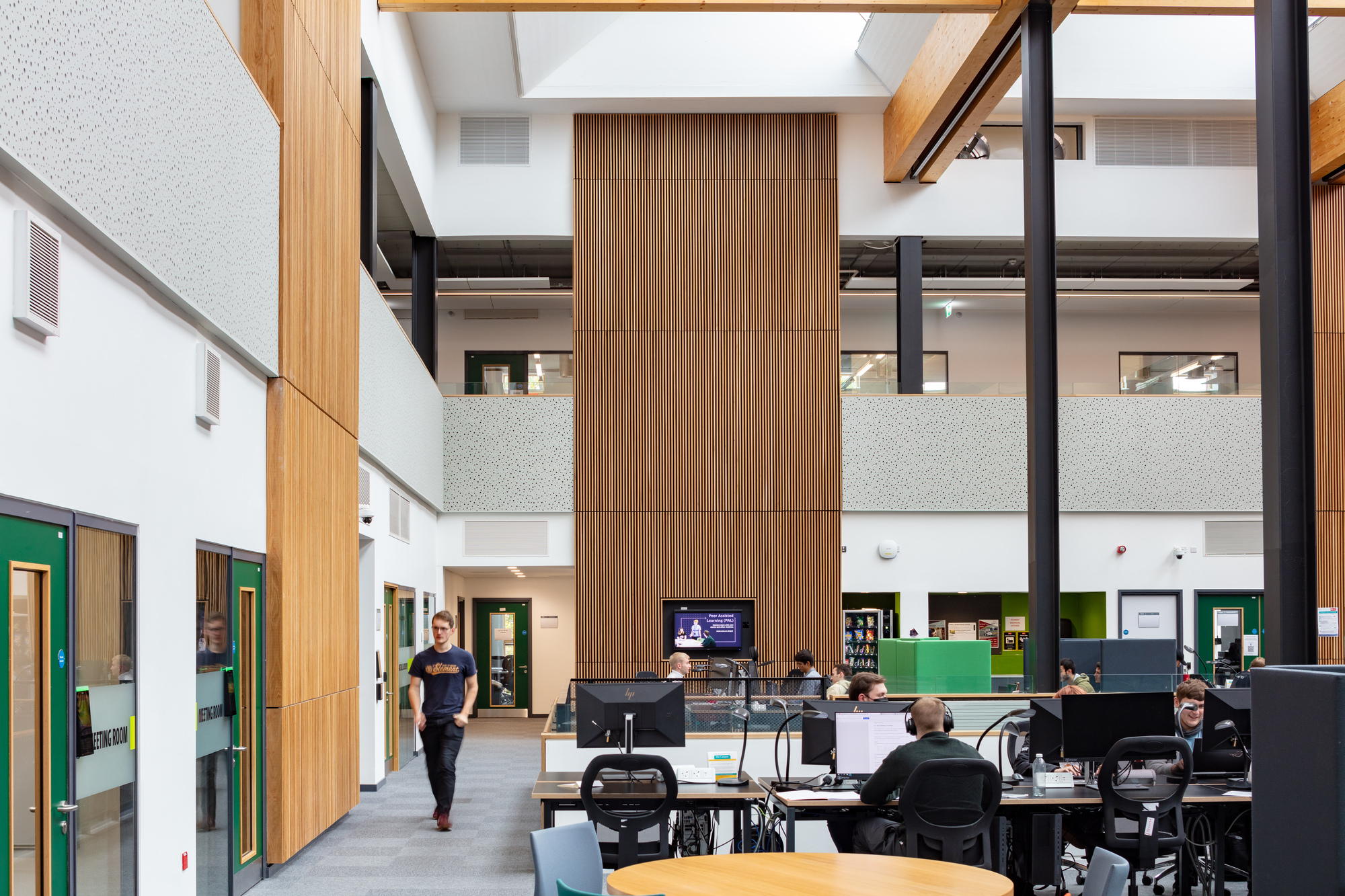 英国布里斯托大学工程学院丨AHR-43