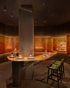 轩尼诗宁波明州⾥体验空间，浙江 / MO Studio