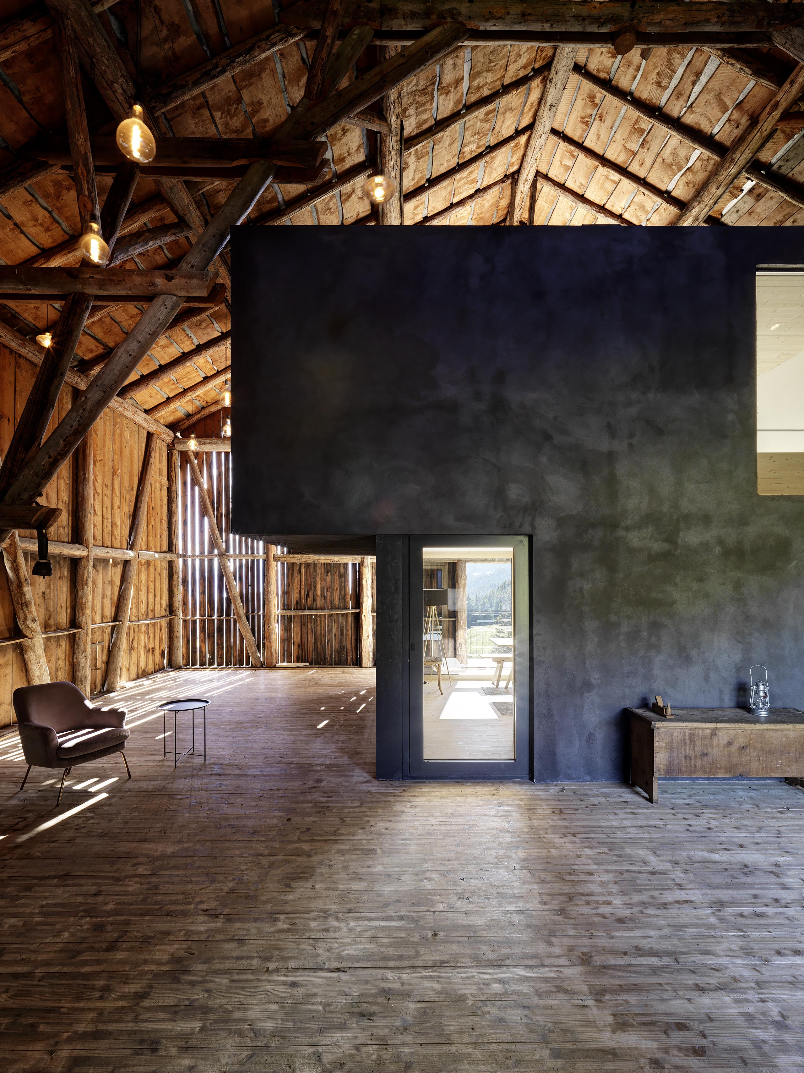 瑞士山地小屋的现代改造丨Christoph Cavigelli-37