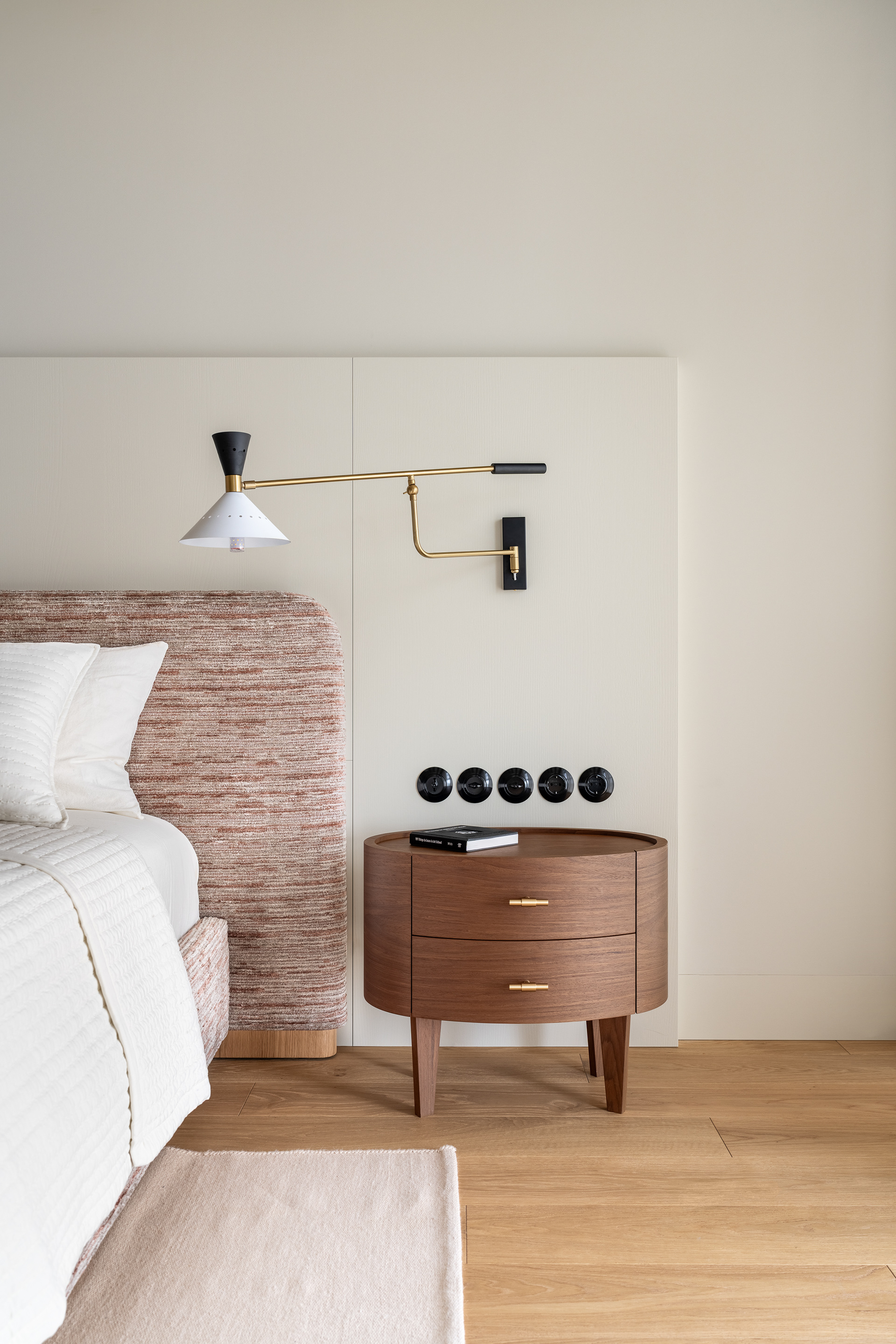 VSLKVSKA | A two-story apartment design-93