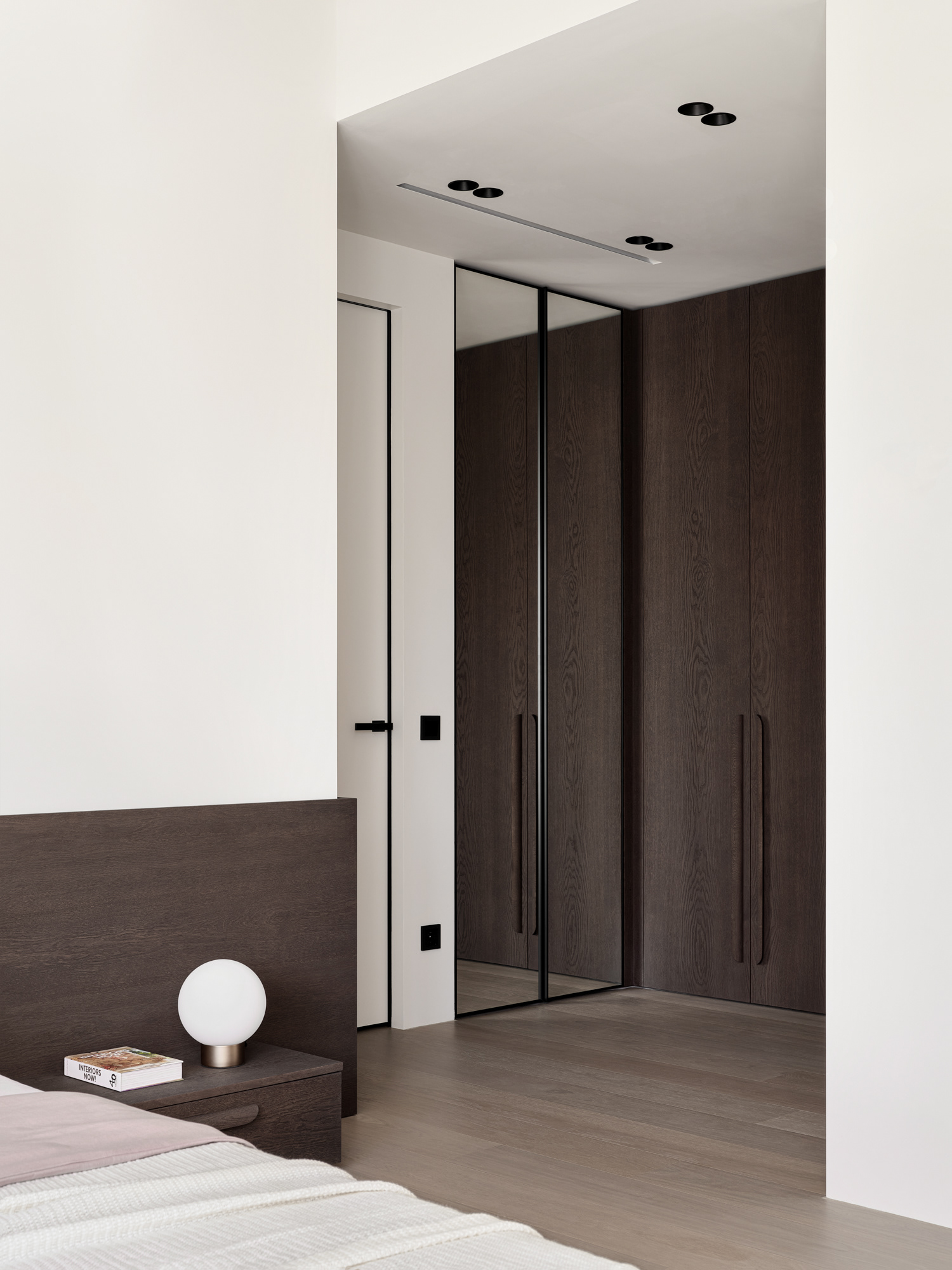 带浴室窗户的简约公寓丨俄罗斯莫斯科-40